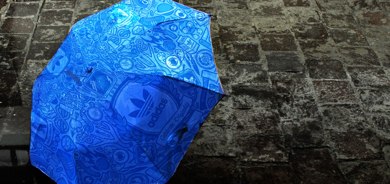 custom branded umbrellas